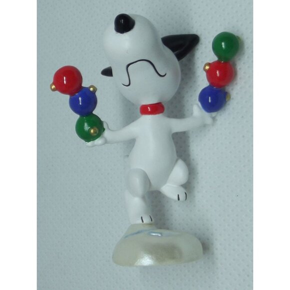 Hallmark Ornament 2015 Keepsake Peanuts Snoopy Decking the tree Christmas Bulbs - Picture 4 of 14